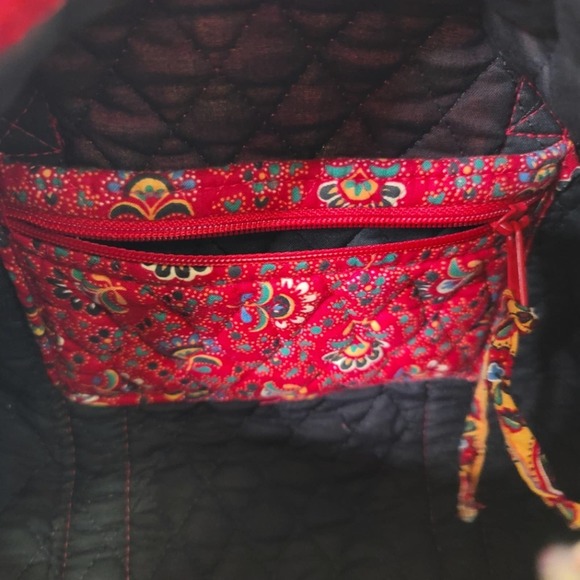 Vera Bradley Designs Red Long Strap Shoulder Bag CLEAN Beautiful UEC - Picture 7 of 8